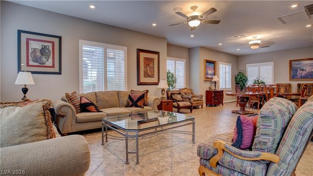 10180 Delray Beach Avenue 102, Las Vegas, NV 89129