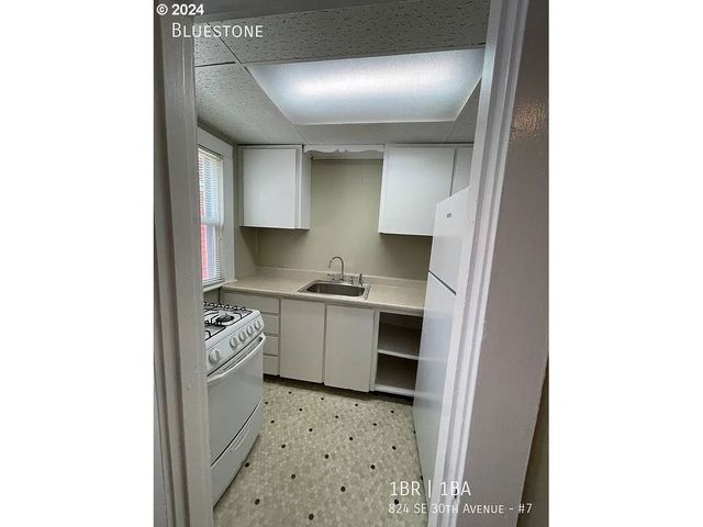 824 Se 30TH Ave, Portland, OR 97214