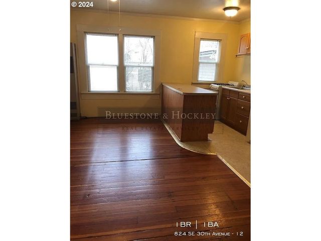 824 Se 30TH Ave, Portland, OR 97214