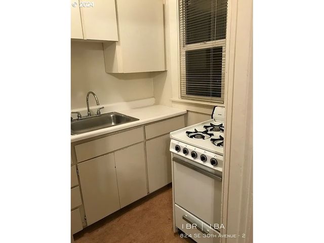 824 Se 30TH Ave, Portland, OR 97214