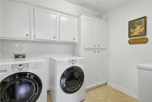 319 Shady Acres Lane, Brenham, TX 77833