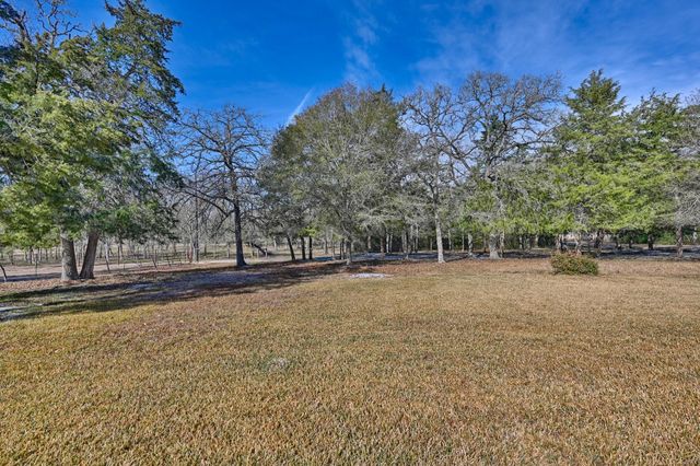 319 Shady Acres Lane, Brenham, TX 77833