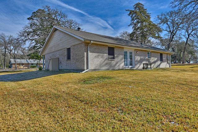 319 Shady Acres Lane, Brenham, TX 77833