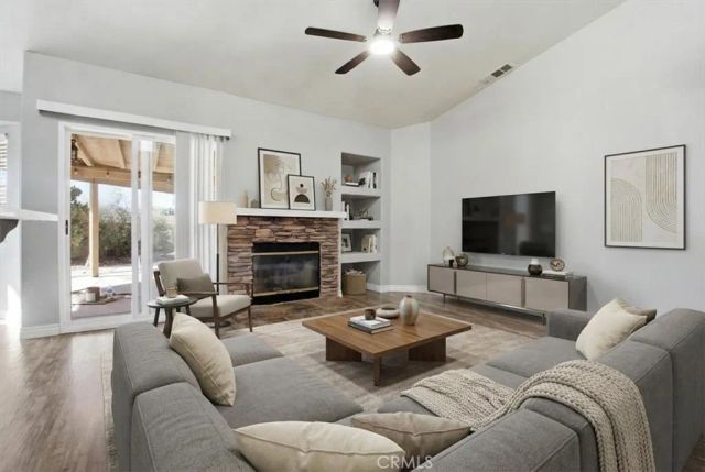 8910 Glenwood, Hesperia, CA 92344