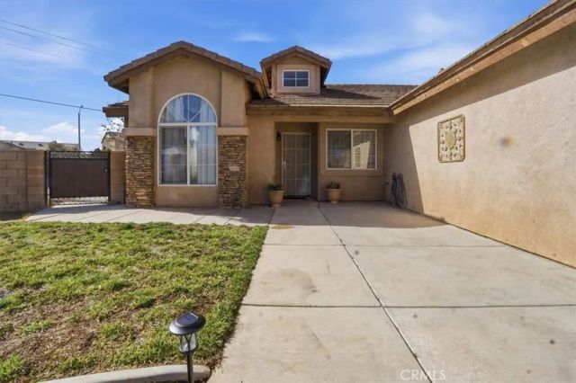 8910 Glenwood, Hesperia, CA 92344