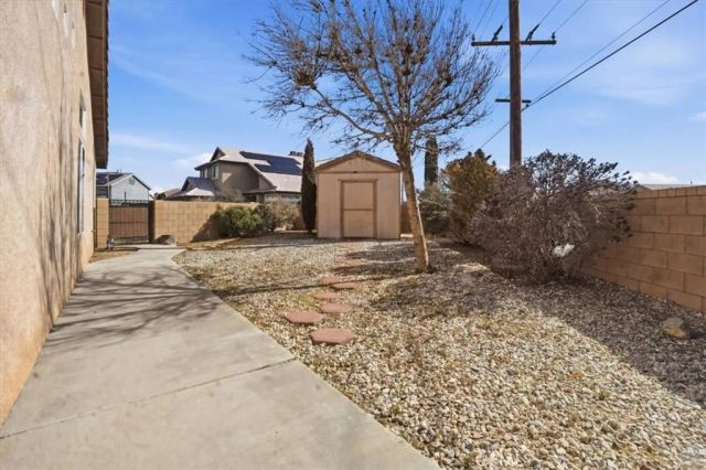 8910 Glenwood, Hesperia, CA 92344