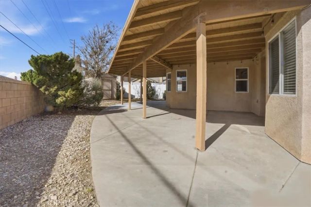 8910 Glenwood, Hesperia, CA 92344