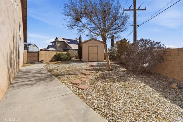 8910 Glenwood, Hesperia, CA 92344