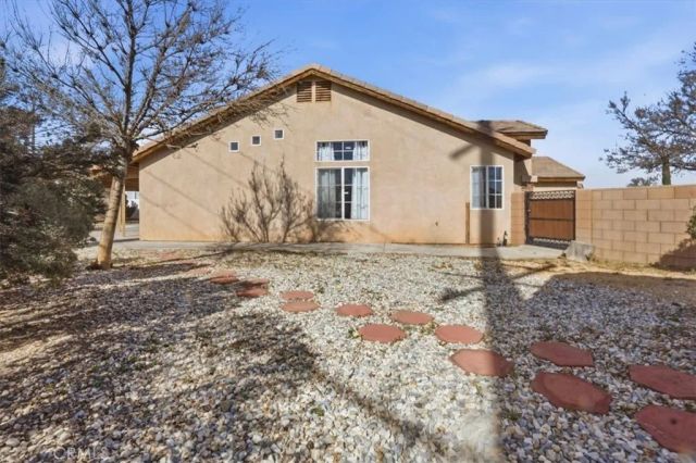 8910 Glenwood, Hesperia, CA 92344