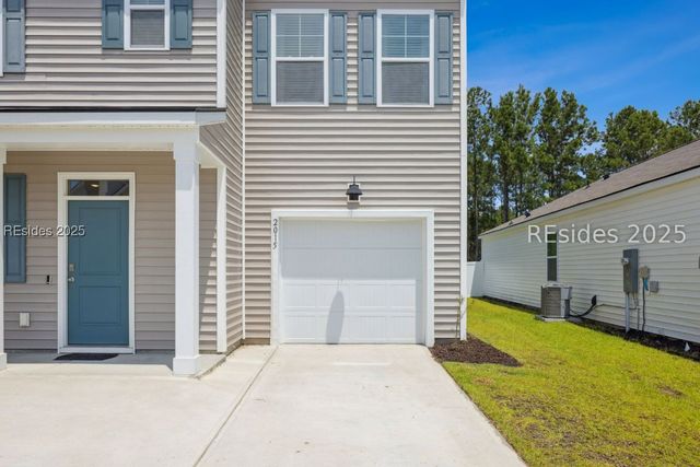 2015 Sanctum St, Ridgeland, SC 29936