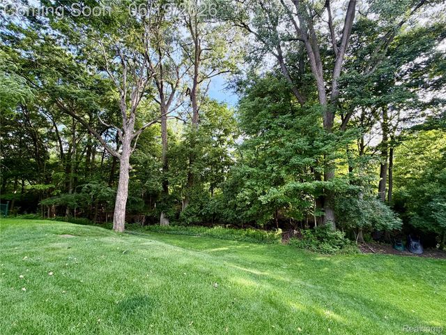 17307 Francavilla Drive, Livonia, MI 48152