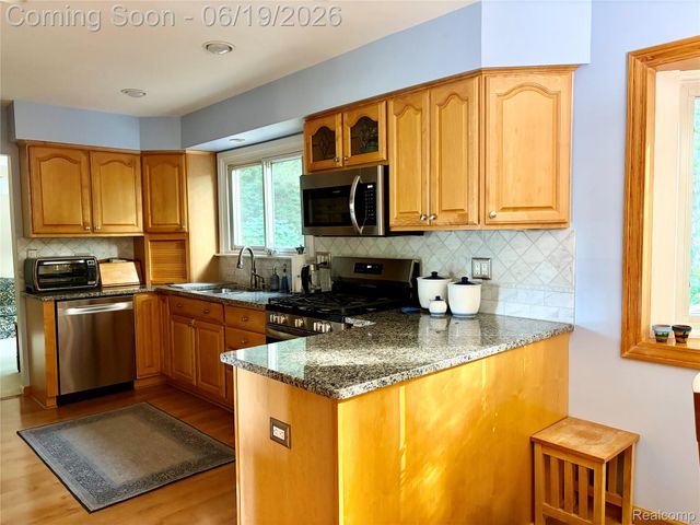 17307 Francavilla Drive, Livonia, MI 48152