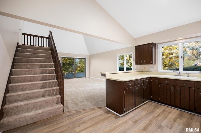 4755 N GRANDVIEW Drive, Peoria Heights, IL 61616