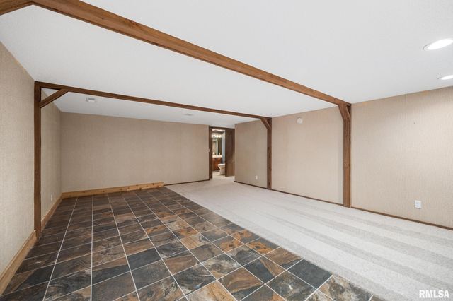 4755 N GRANDVIEW Drive, Peoria Heights, IL 61616