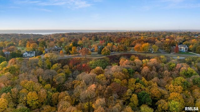 4755 N GRANDVIEW Drive, Peoria Heights, IL 61616