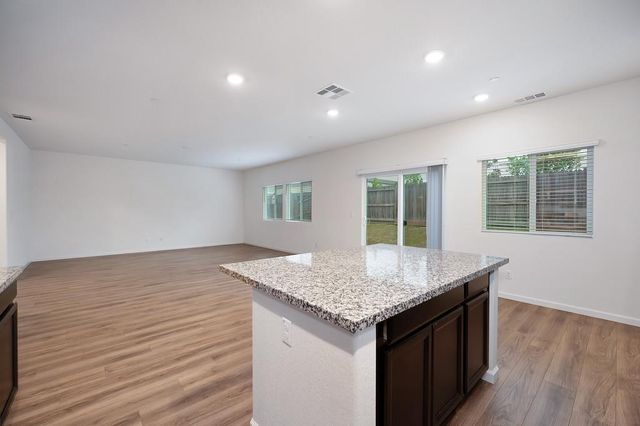 3200 Welton Cir, Roseville, CA 95747