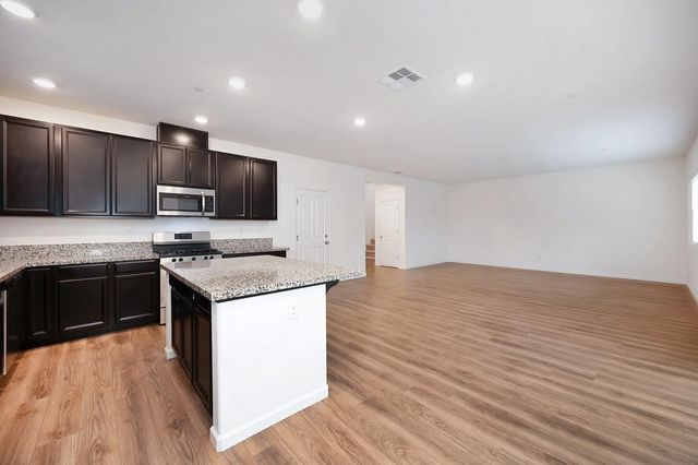 3200 Welton Cir, Roseville, CA 95747