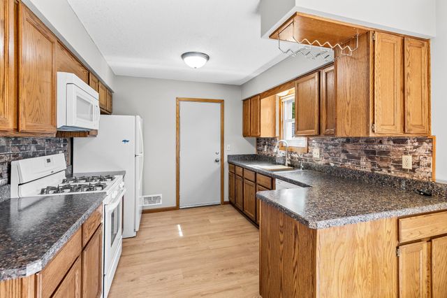 1722 Nokia Way, Eagan, MN 55122