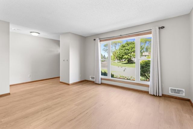 1722 Nokia Way, Eagan, MN 55122
