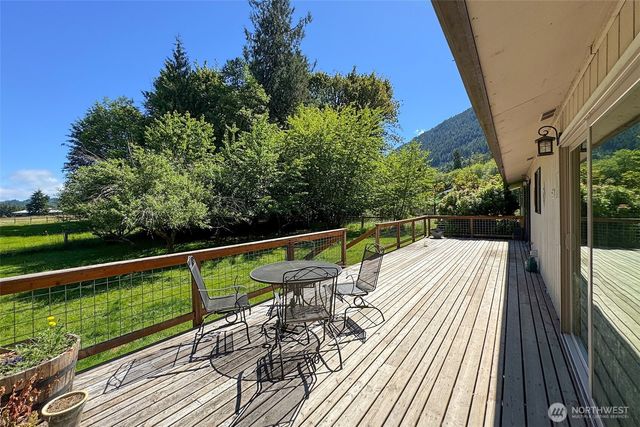 537 Herrick Road, Port Angeles, WA 98363