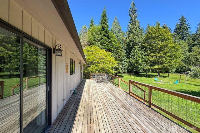 537 Herrick Road, Port Angeles, WA 98363