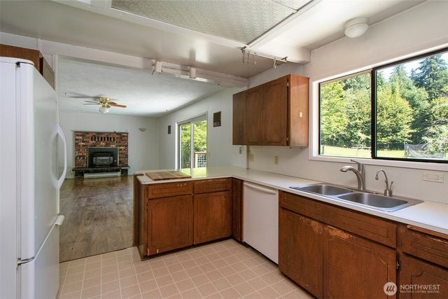 537 Herrick Road, Port Angeles, WA 98363