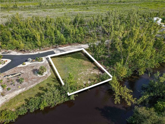 3901 Crestwell CT, St James City, FL 33956