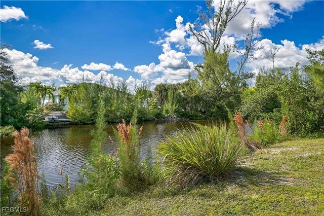 3901 Crestwell CT, St James City, FL 33956