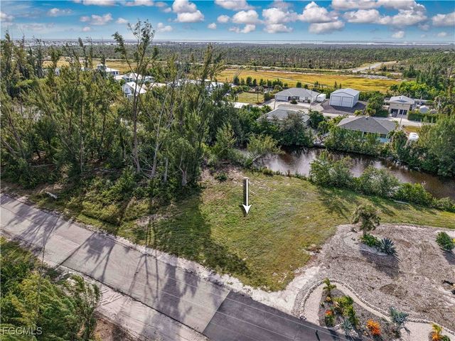 3901 Crestwell CT, St James City, FL 33956