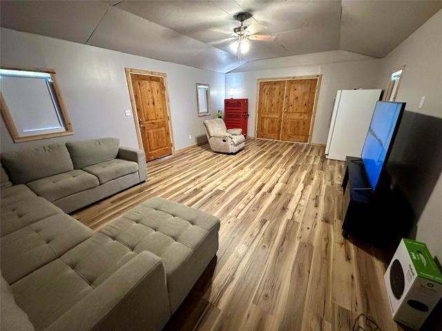 900 W Avenue F, Midlothian, TX 76065