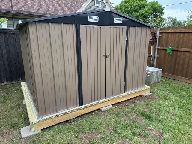 900 W Avenue F, Midlothian, TX 76065