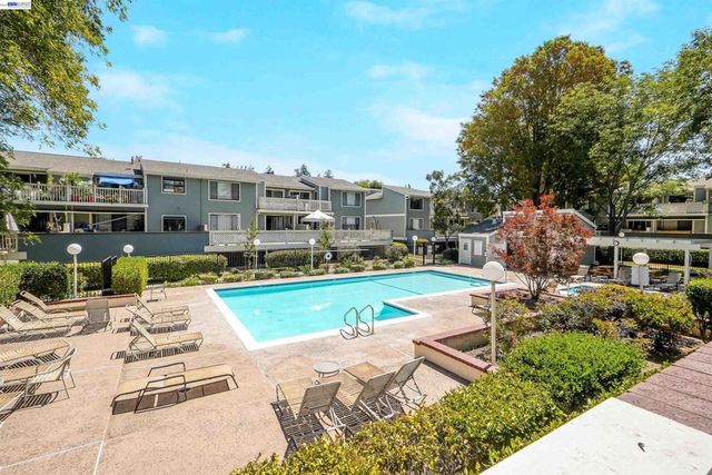 37168 Meadowbrook Cmn 304, Fremont, CA 94536