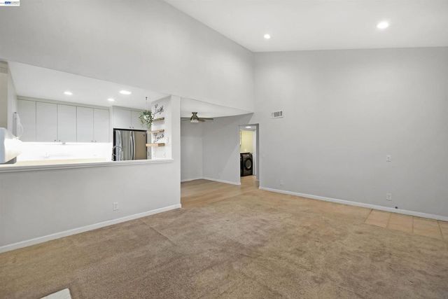 37168 Meadowbrook Cmn 304, Fremont, CA 94536