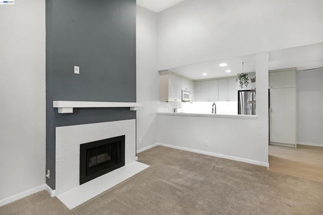 37168 Meadowbrook Cmn 304, Fremont, CA 94536