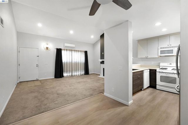 37168 Meadowbrook Cmn 304, Fremont, CA 94536