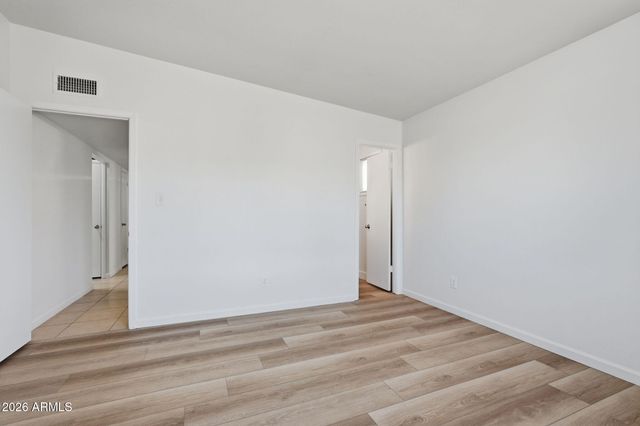 2428 E LA JOLLA Drive, Tempe, AZ 85282