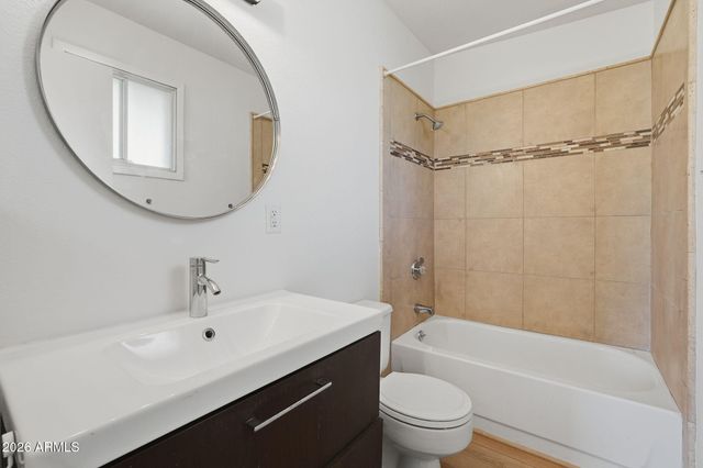 2428 E LA JOLLA Drive, Tempe, AZ 85282