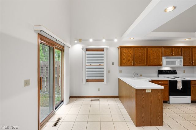 22445 Christopher Court, Strongsville, OH 44149