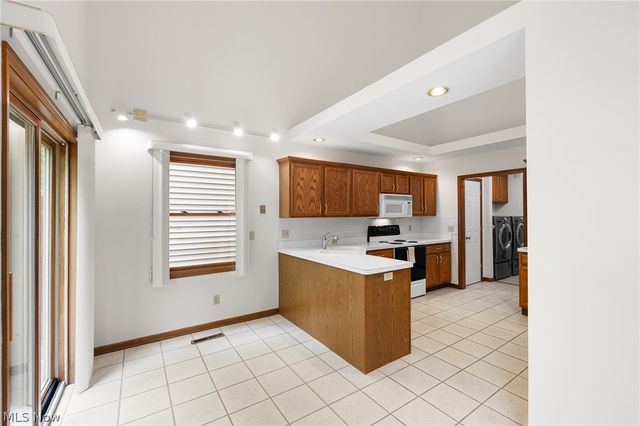 22445 Christopher Court, Strongsville, OH 44149