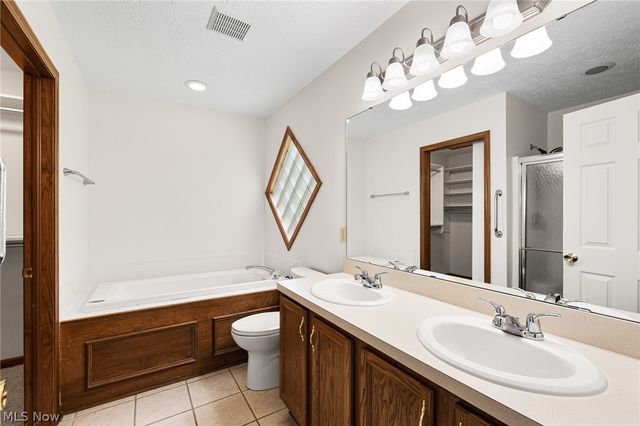 22445 Christopher Court, Strongsville, OH 44149