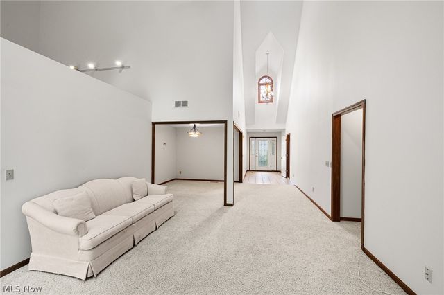 22445 Christopher Court, Strongsville, OH 44149