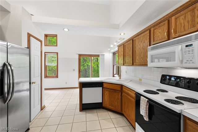22445 Christopher Court, Strongsville, OH 44149