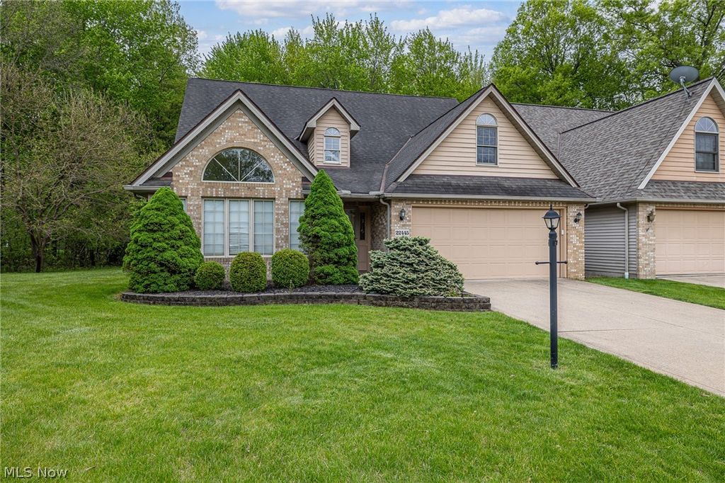 22445 Christopher Court, Strongsville, OH 44149