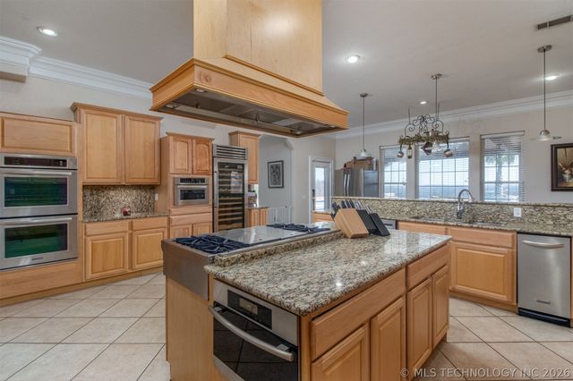 203 Hillcrest Heights, Durant, OK 74701