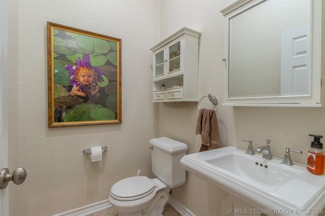 203 Hillcrest Heights, Durant, OK 74701