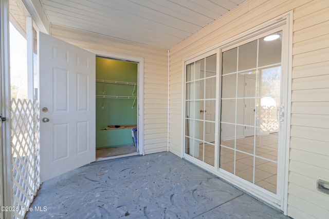 2000 Grandeur Avenue, Jacksonville, NC 28546