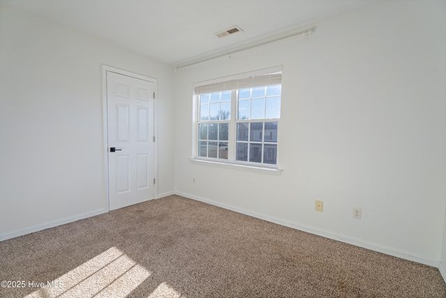 2000 Grandeur Avenue, Jacksonville, NC 28546