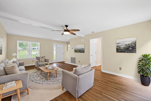 5526 Twin Oaks Drive, Ooltewah, TN 37363