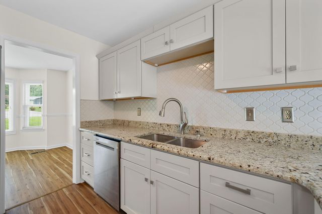 5526 Twin Oaks Drive, Ooltewah, TN 37363