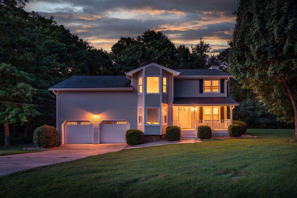 5526 Twin Oaks Drive, Ooltewah, TN 37363